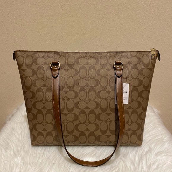 Coach purse and wallet set